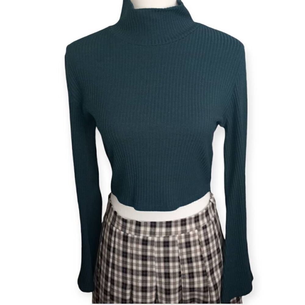 FOREVER 21 RIBBED GREEN CROP TURTLENECK TOP SZ.L EUC